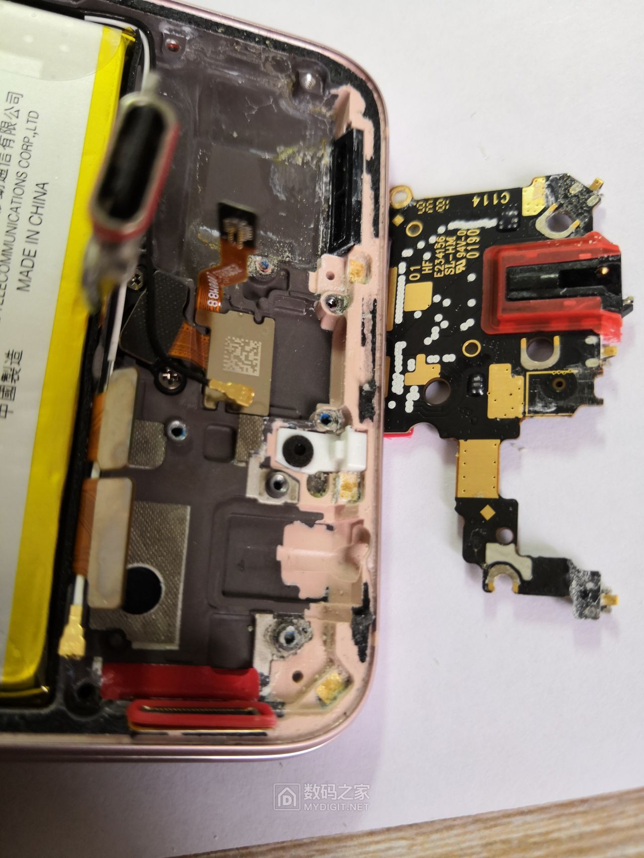 拆个泡了海水的oppo r17手机 - 拆机乐园 数码之家