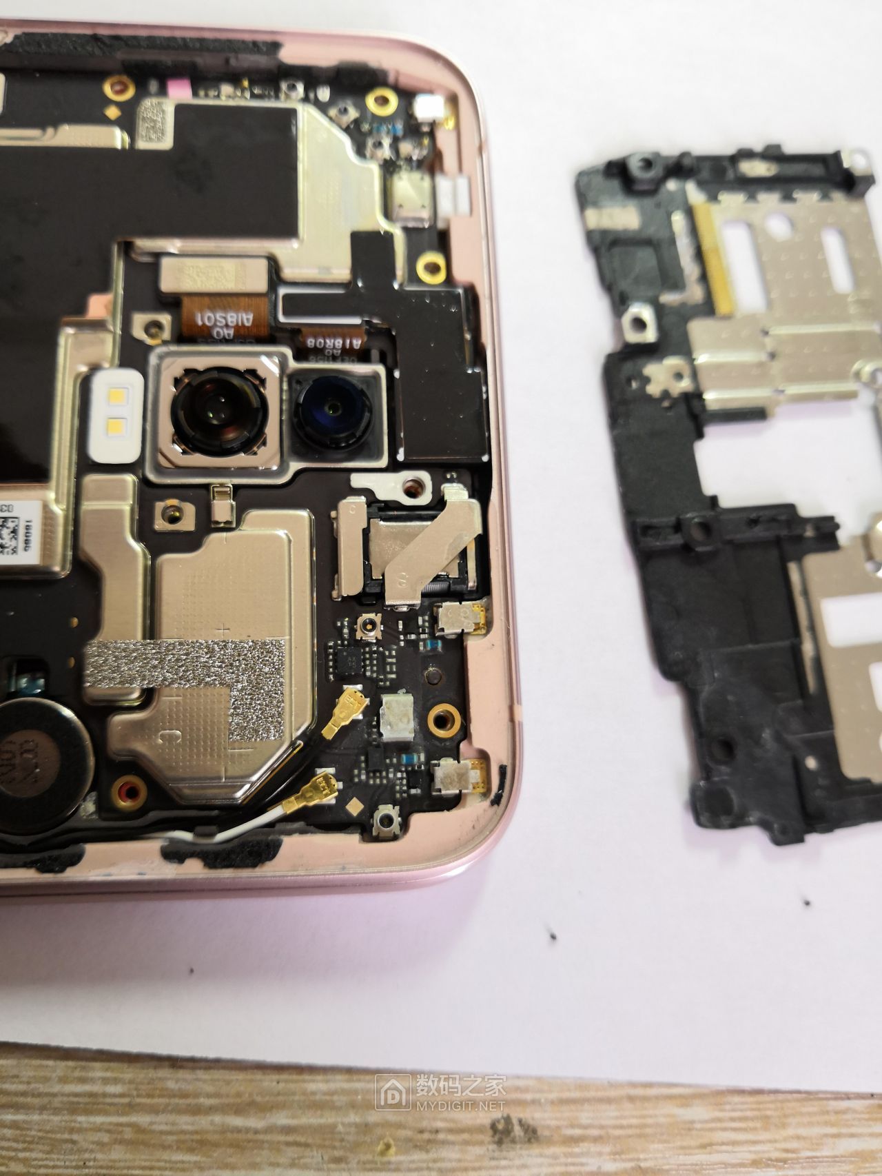 拆个泡了海水的oppo r17手机 - 拆机乐园 数码之家