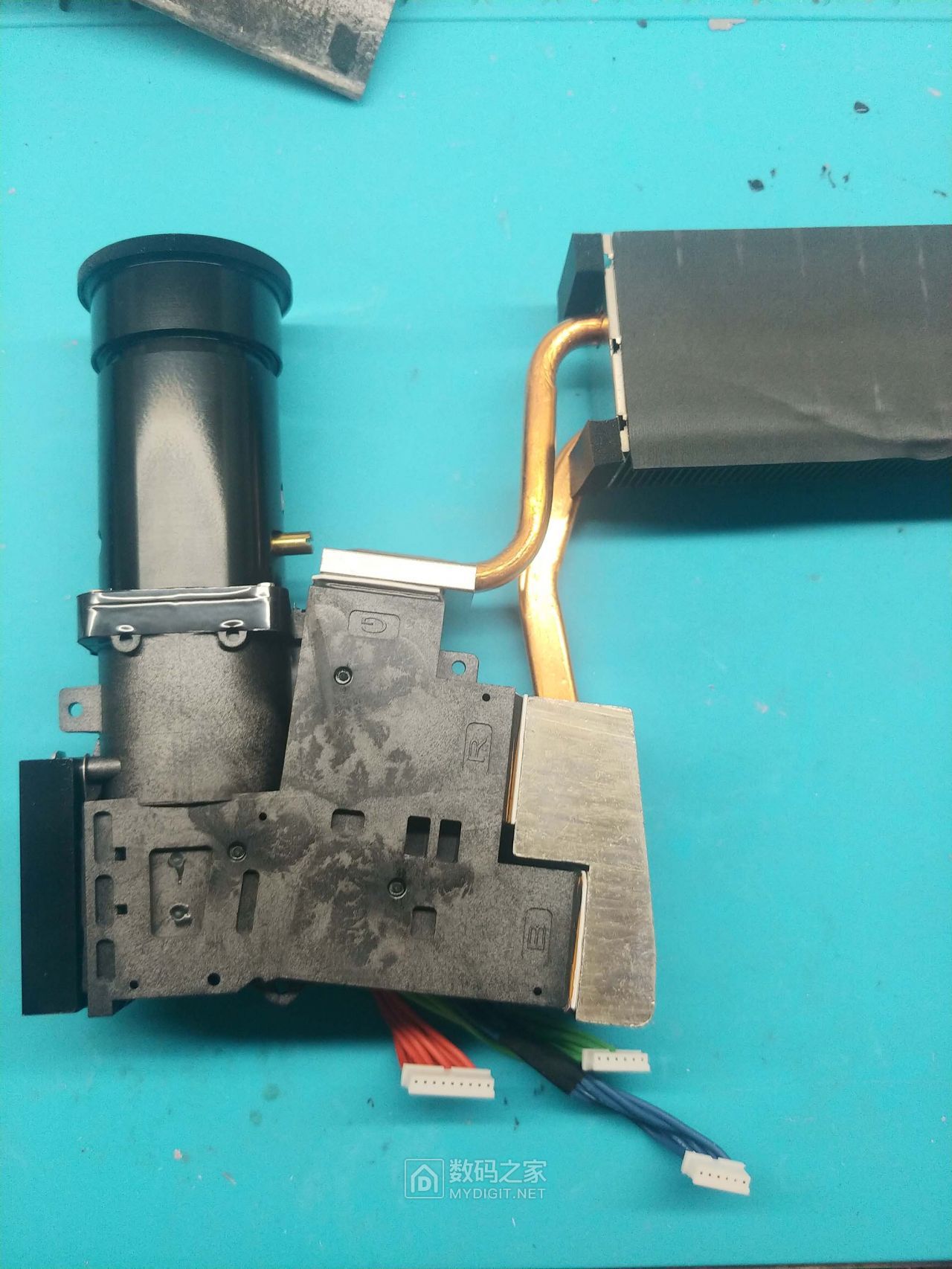 联想t1小新投影仪拆解