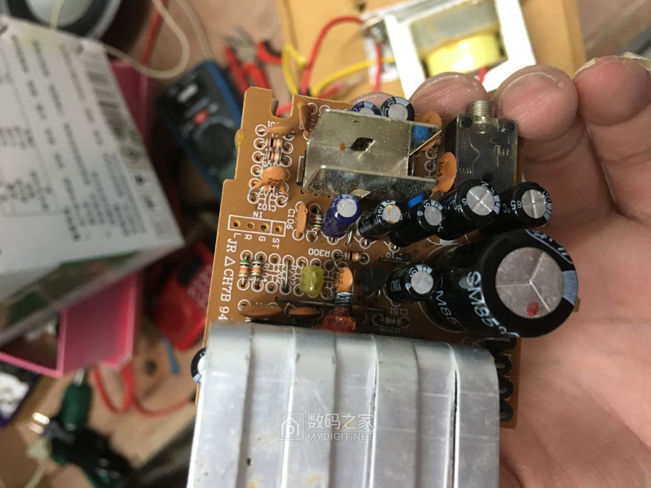 漫步者r101t1小音箱拆改