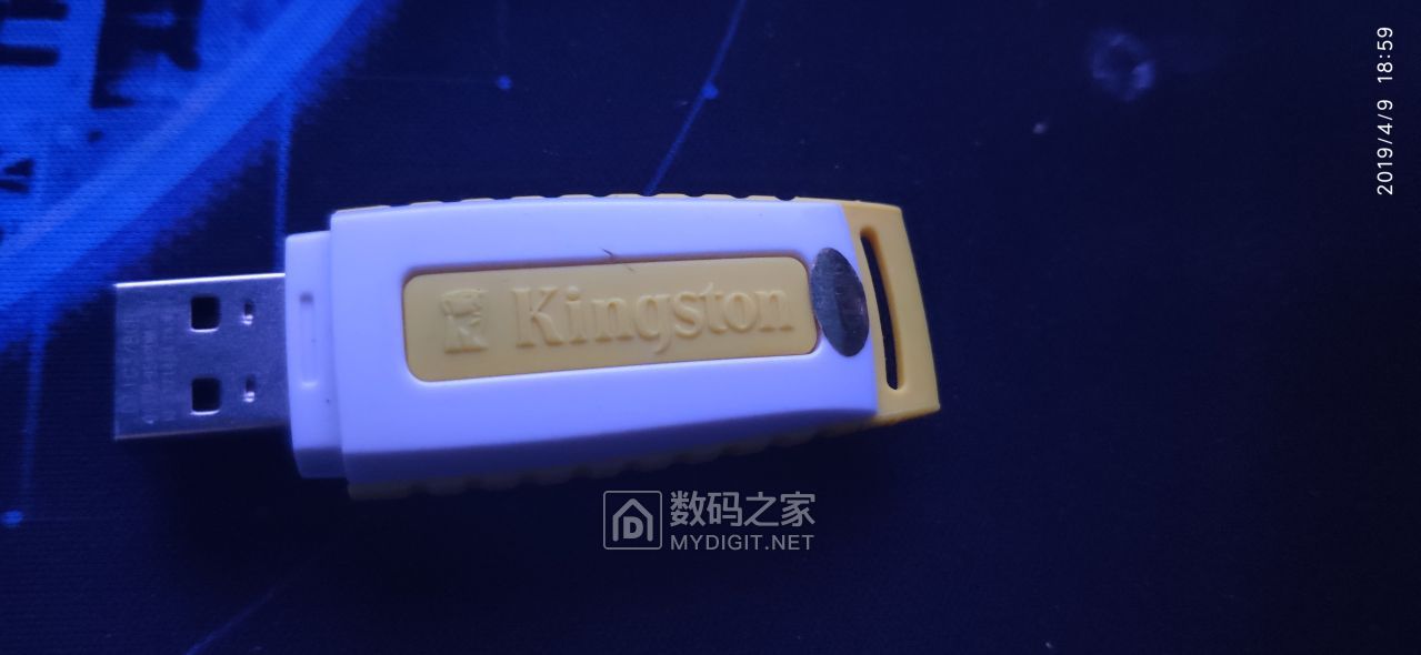 怎么在家里找到u盘 190101yd0g7x0ddyddt0xy.jpg