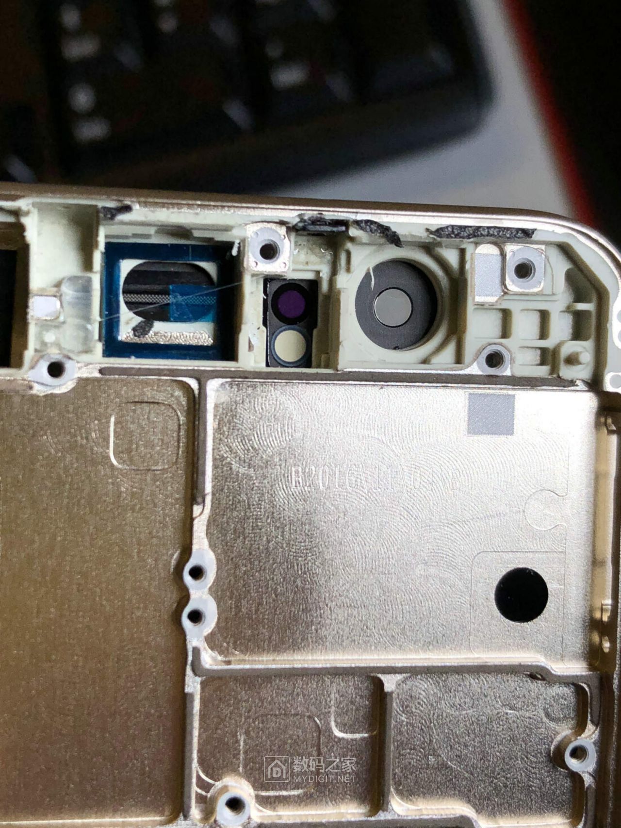 日常操作没啥技术含量的华为荣耀8换屏