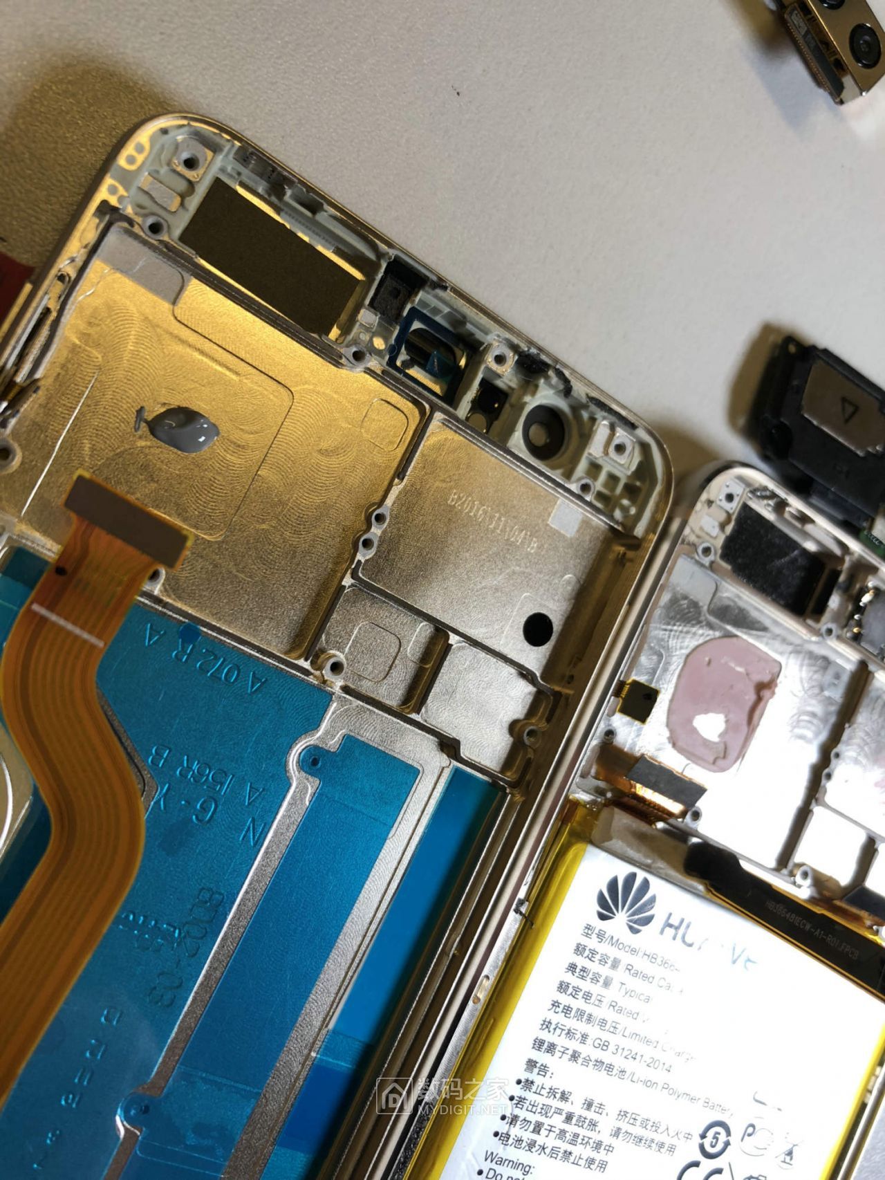 日常操作没啥技术含量的华为荣耀8换屏