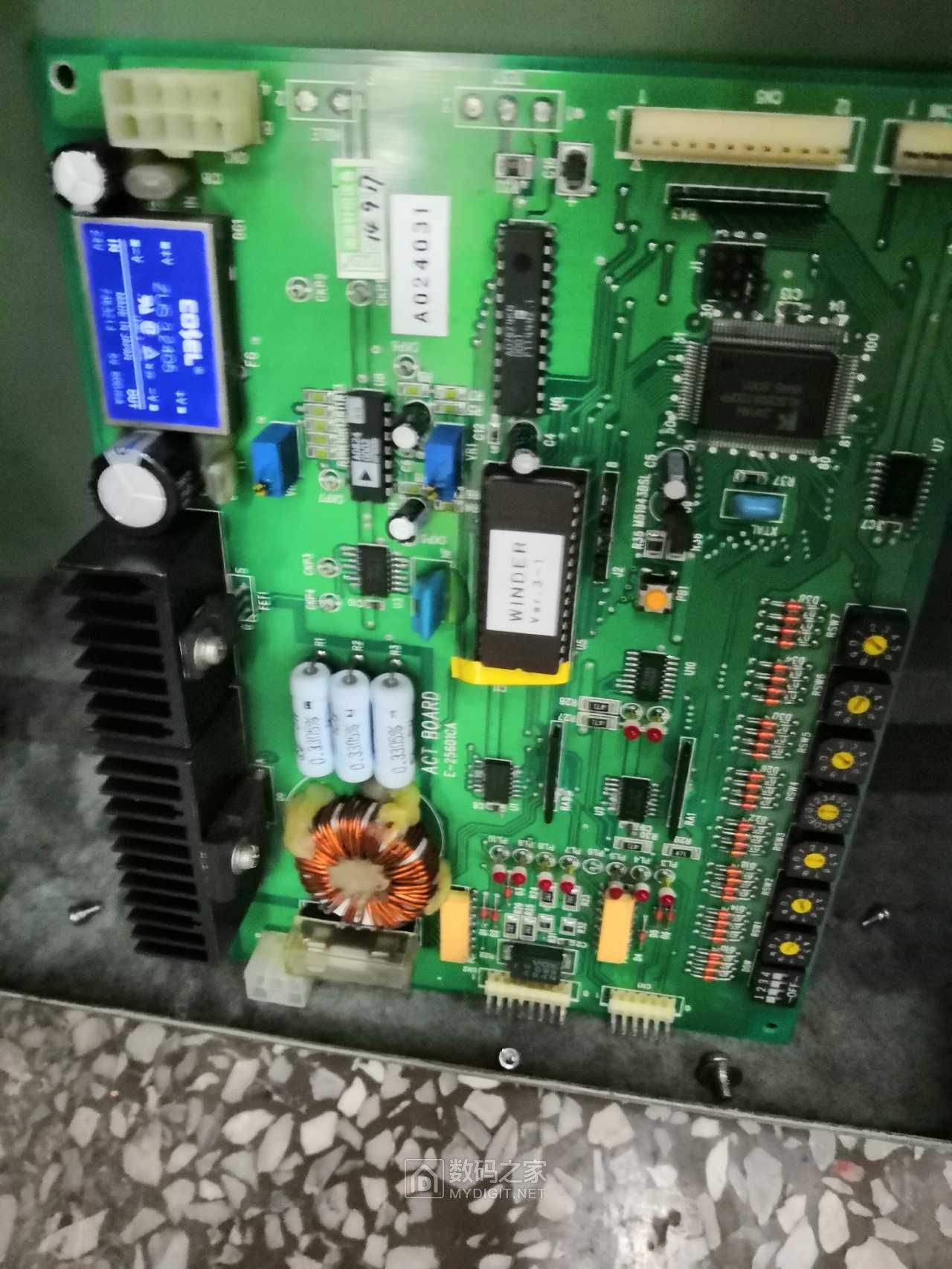 拆修安川75W无线圈的24V 7500转司服电机PMEE-12CB2 - 行业拆客 数码之家