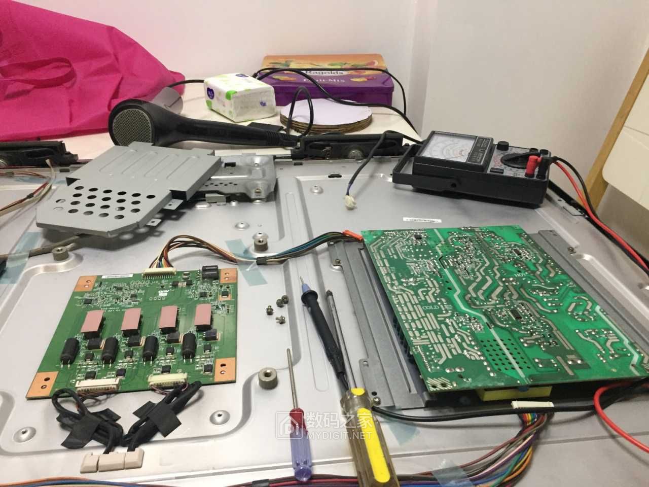 42寸长虹液晶显示器不开机拆修