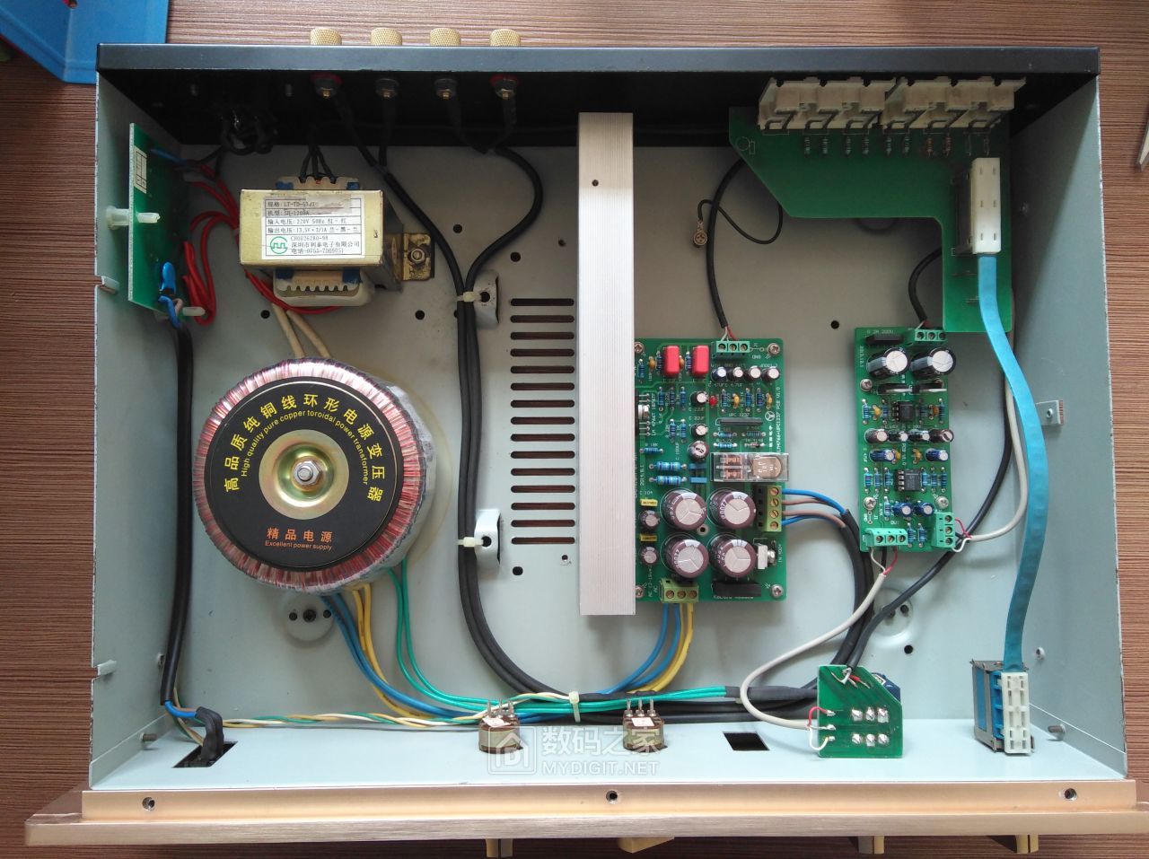 用天宝机箱  lm1876 套件改造的功放