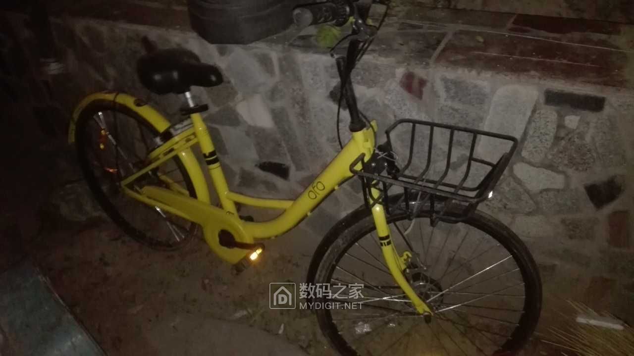 报废共享单车拆电池