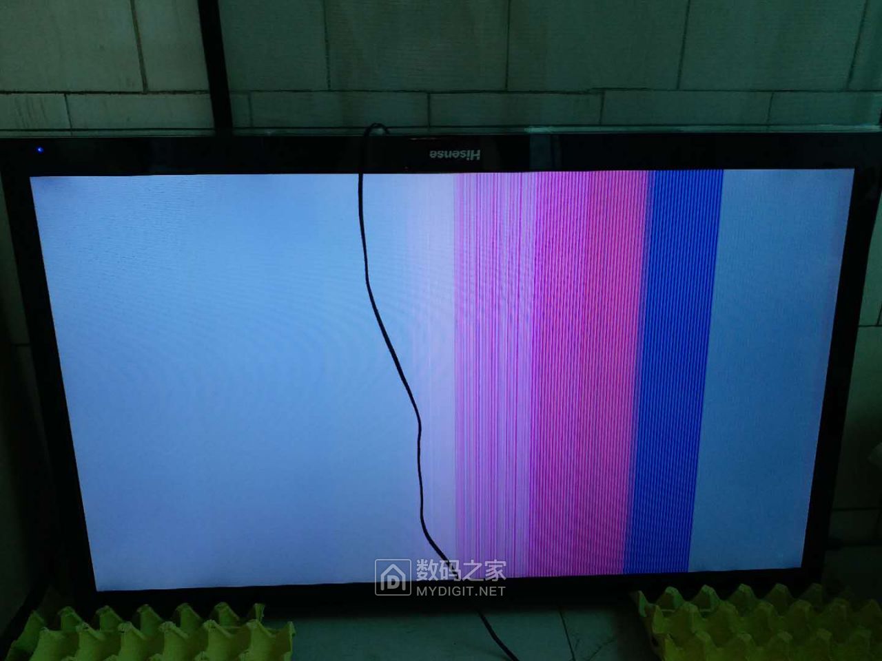 废品站的海信液晶电视,排线和排线座腐蚀,换排线后有彩条,继续求助