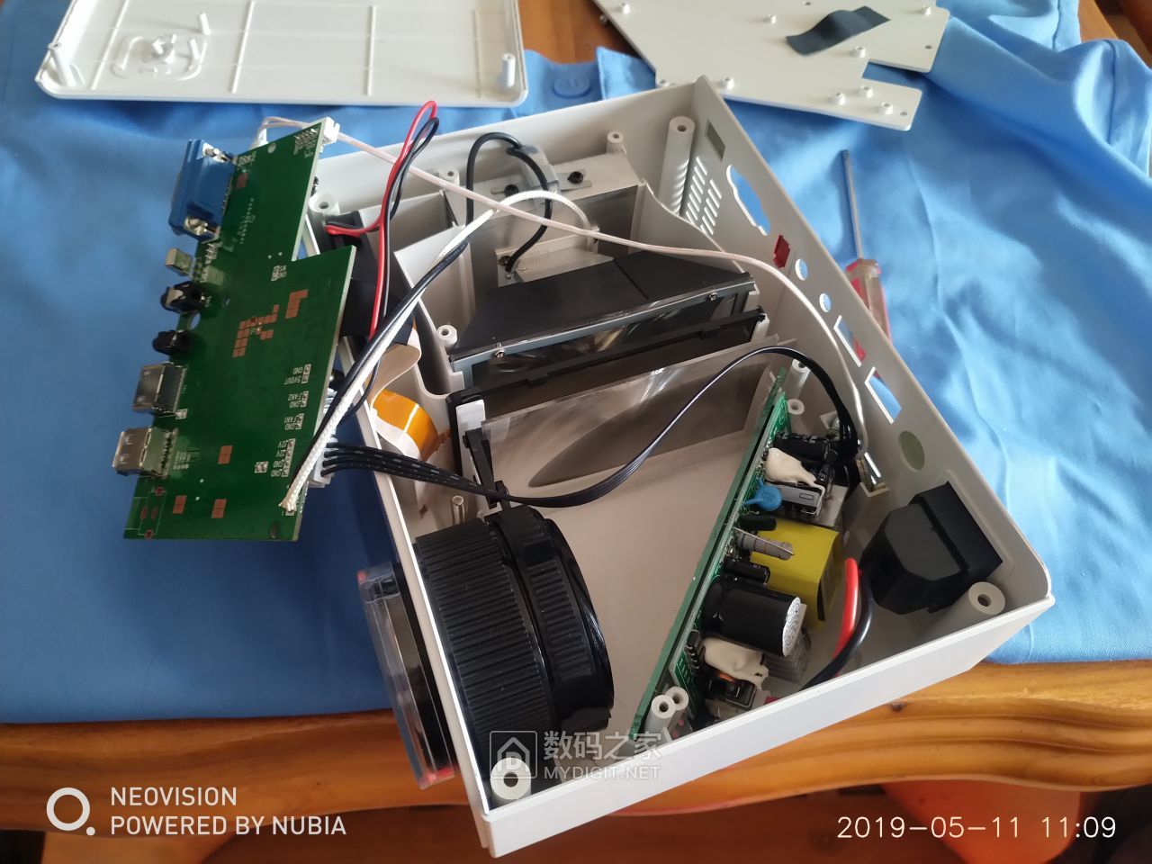 瑞格尔rd806投影机拆解