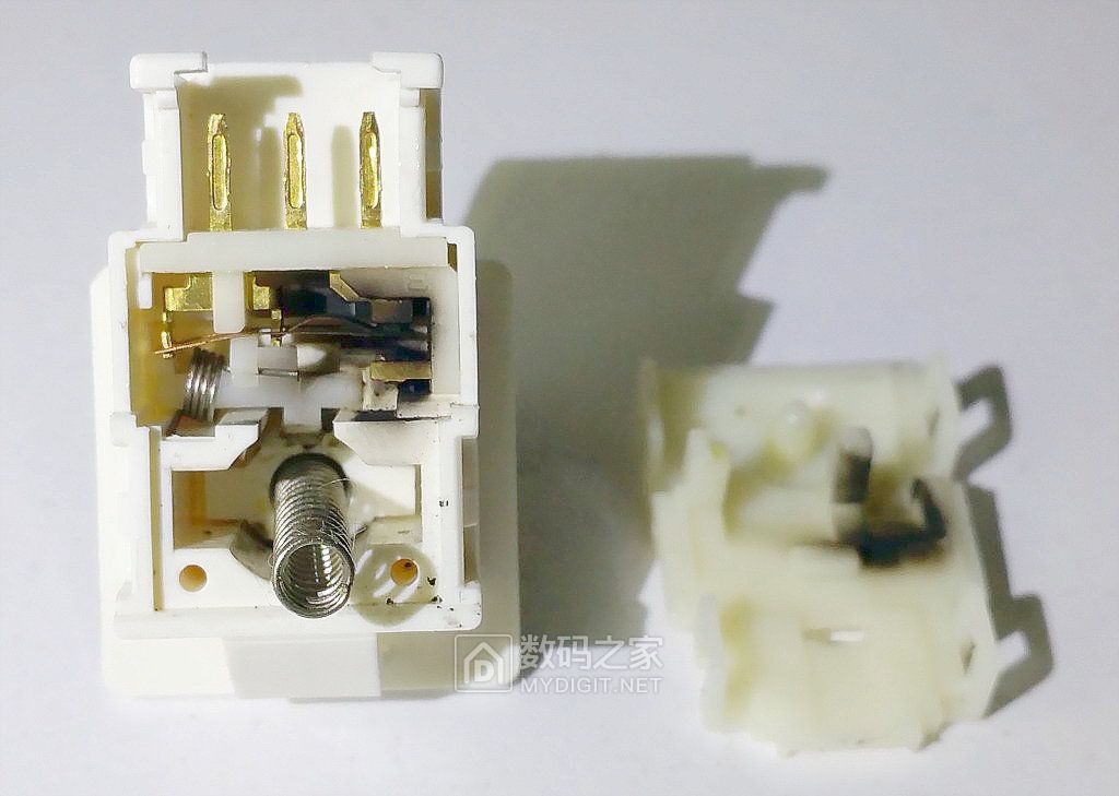 拆修一个用了24年的松下冰箱门开关