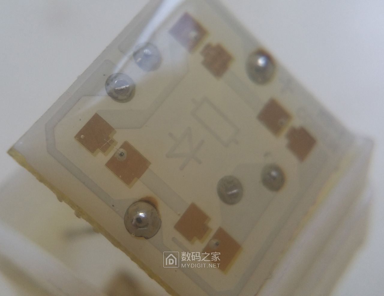 电梯怎么按开关 182446hcxss1ccy7y7oycy.jpg