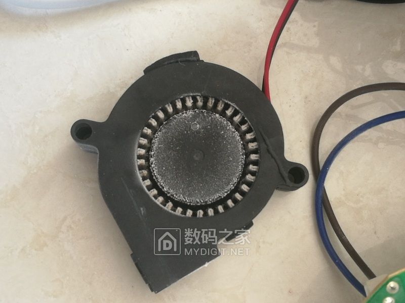 拆一个小熊加湿器