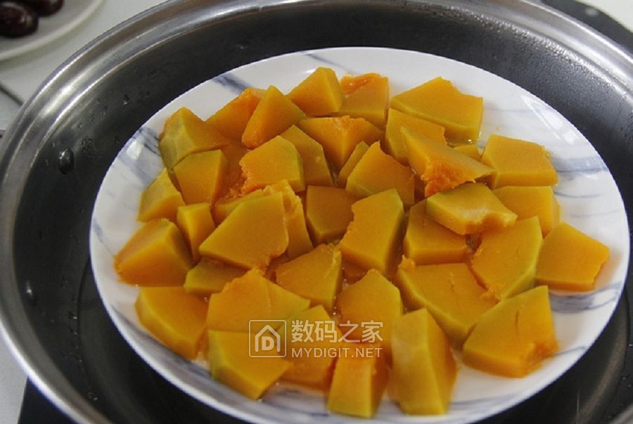 小朋友吃 (1).jpg