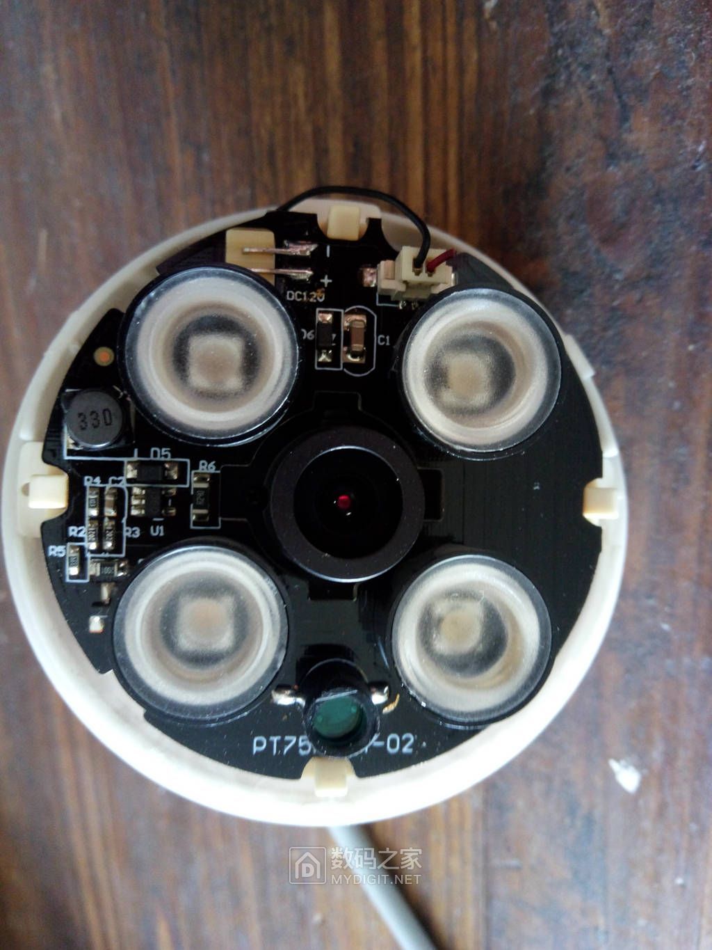 拆一个乔安模拟半球摄像头