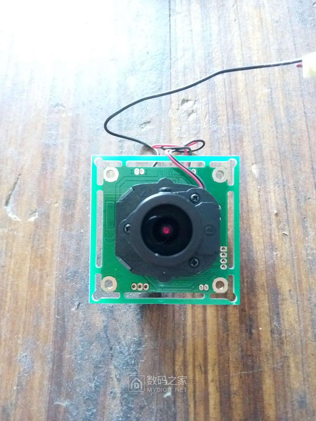 拆一个乔安模拟半球摄像头