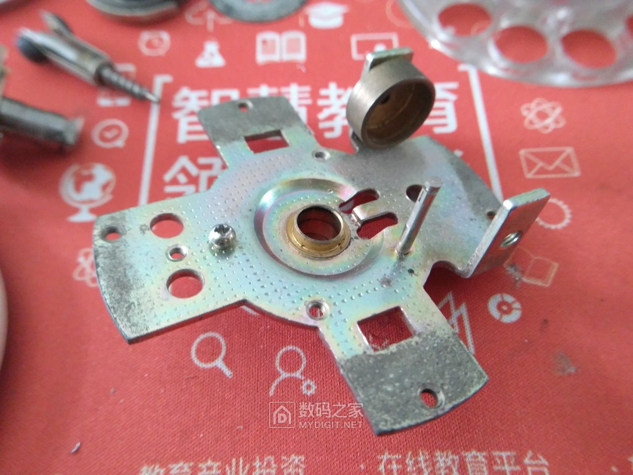 拆解维护淘来的老电话旋转拨号盘(全部拆成零件) - 拆机乐园 数码之家