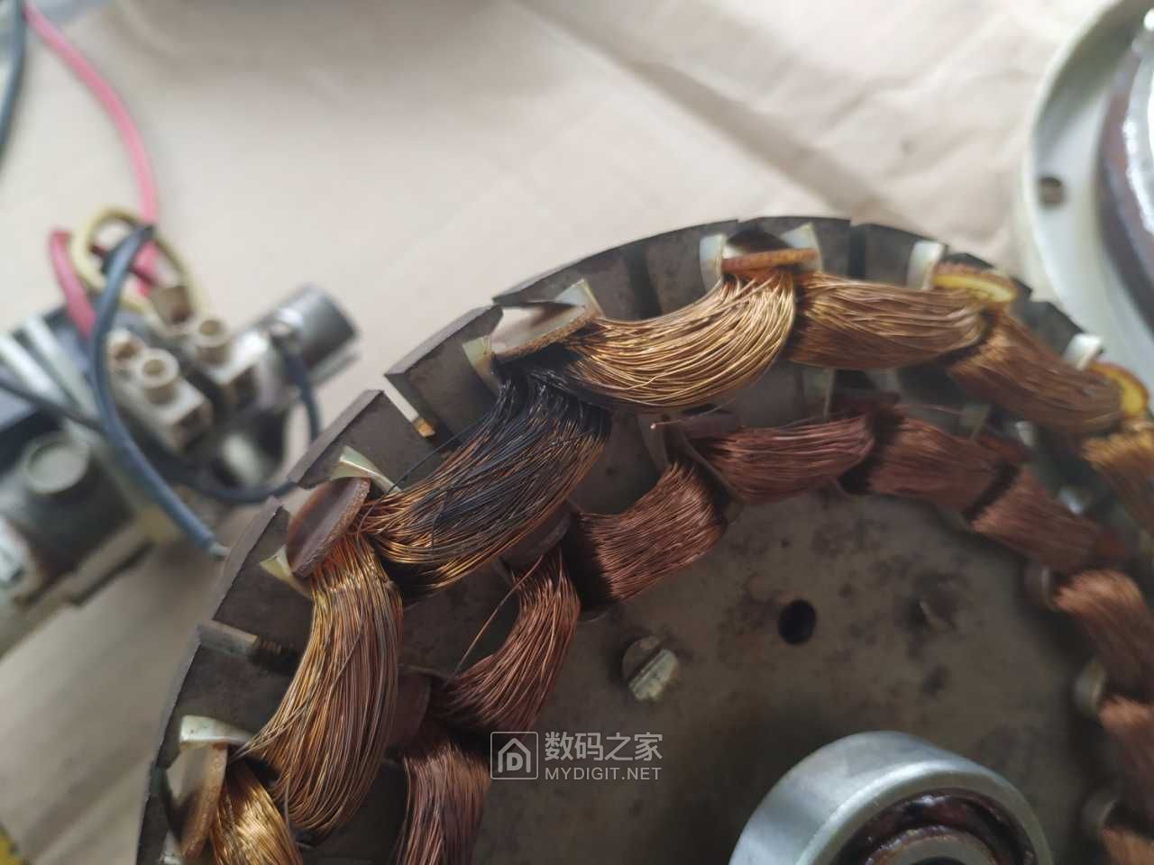 老吊扇坏了拆开看看然后卖给废品站