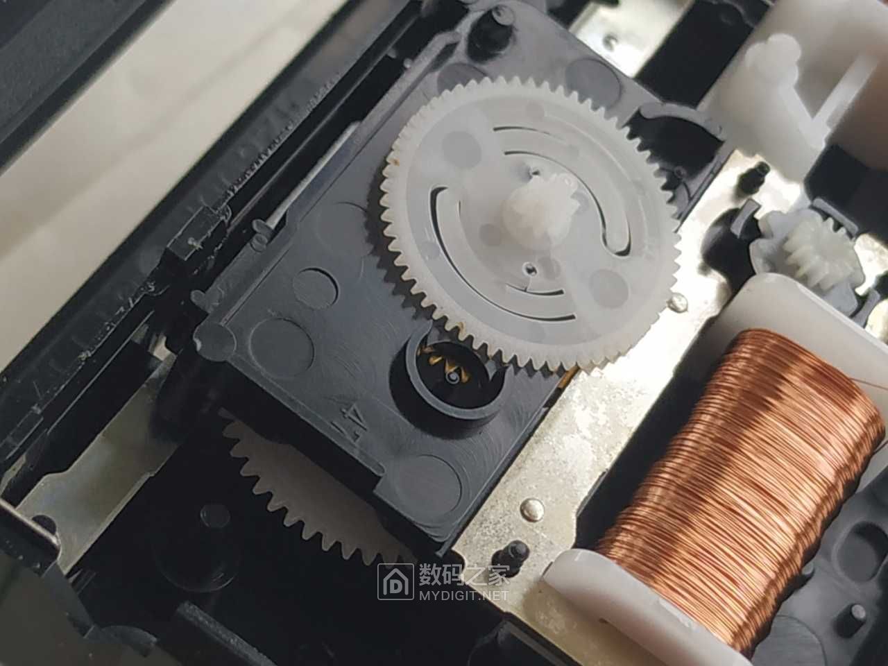 拆个正品skp精工机芯飞亚达挂钟没想到齿轮居然是软的