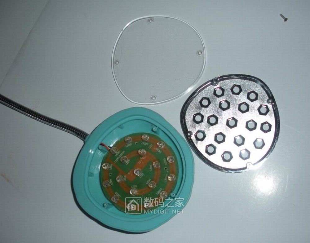 拆修dp久量led小台灯改锂电池供电