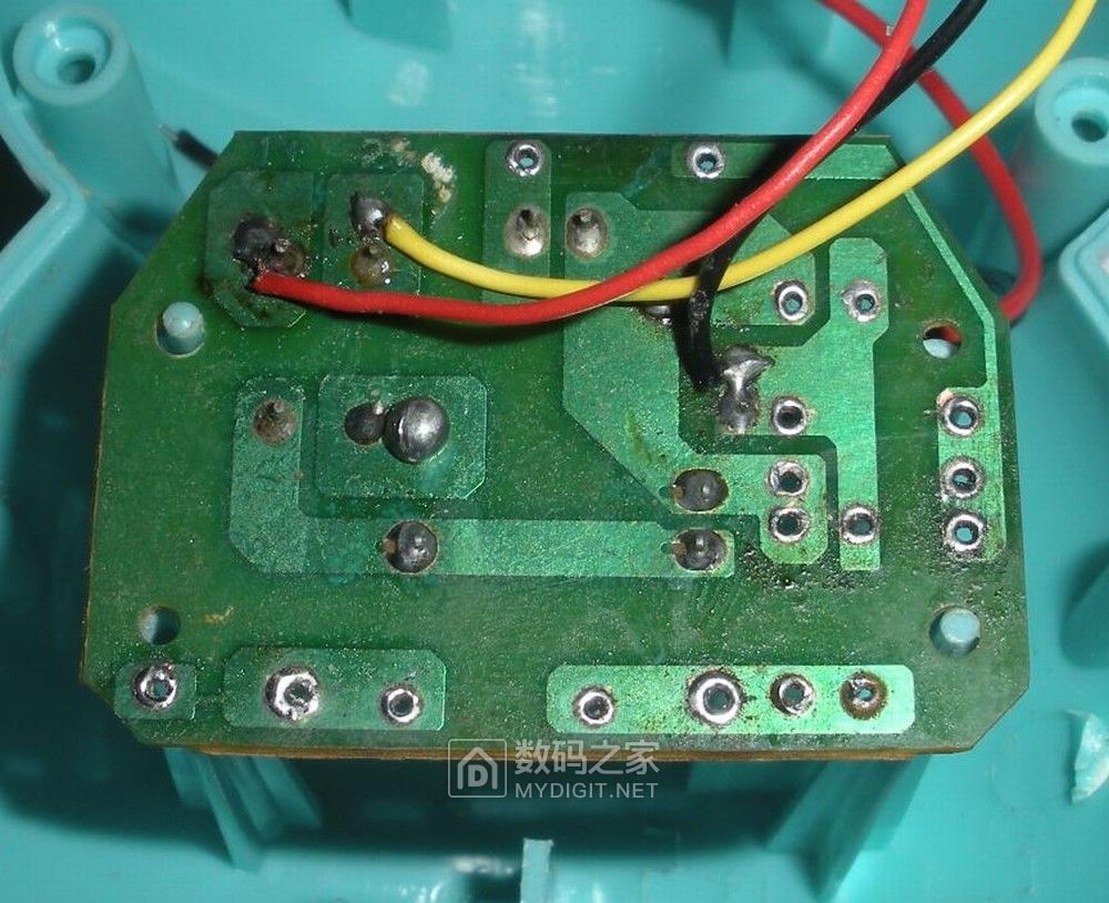 拆修dp久量led小台灯改锂电池供电