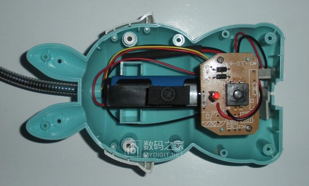 拆修dp久量led小台灯改锂电池供电