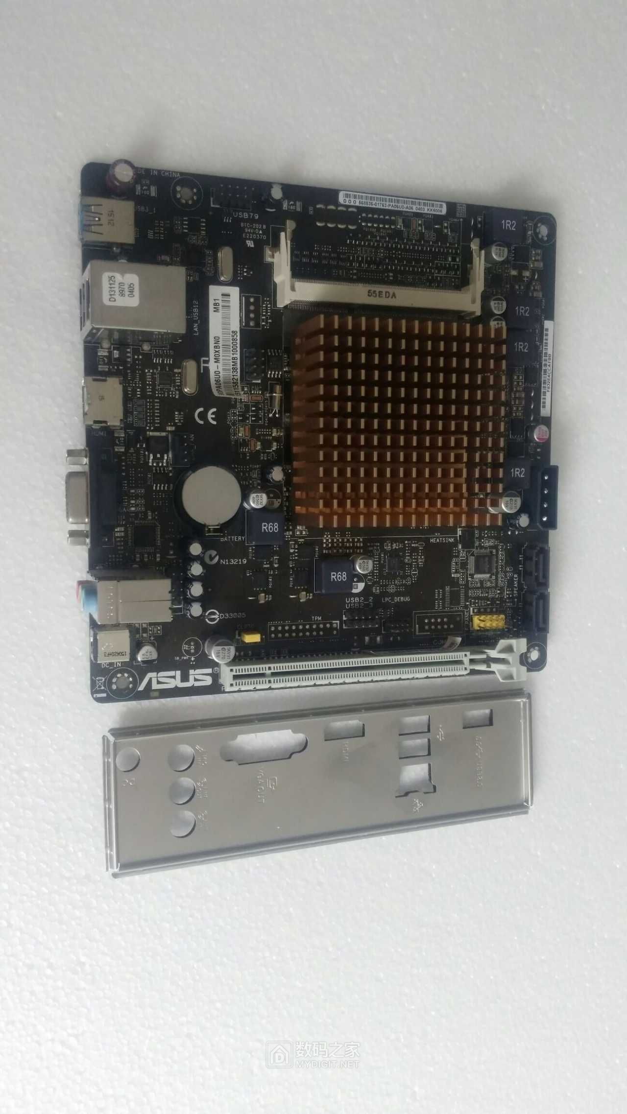 几十个belkin贝尔金5g双频路由器和华硕j2900小主板