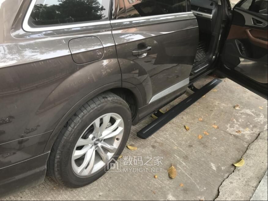 奥迪q7电动踏板,19款q7安装防夹电动踏板超完美