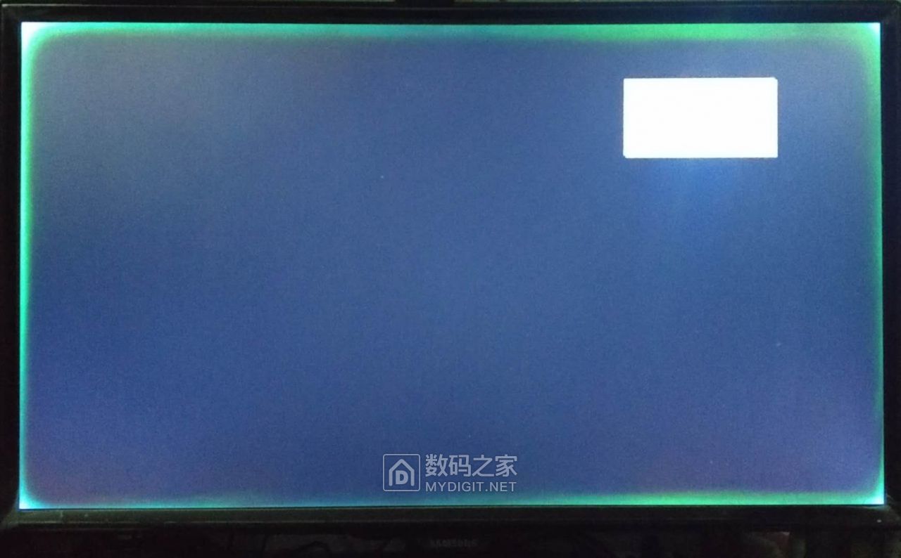 三星显示器边缘偶尔泛绿光,怎么回事,潮湿,磁场,其它?