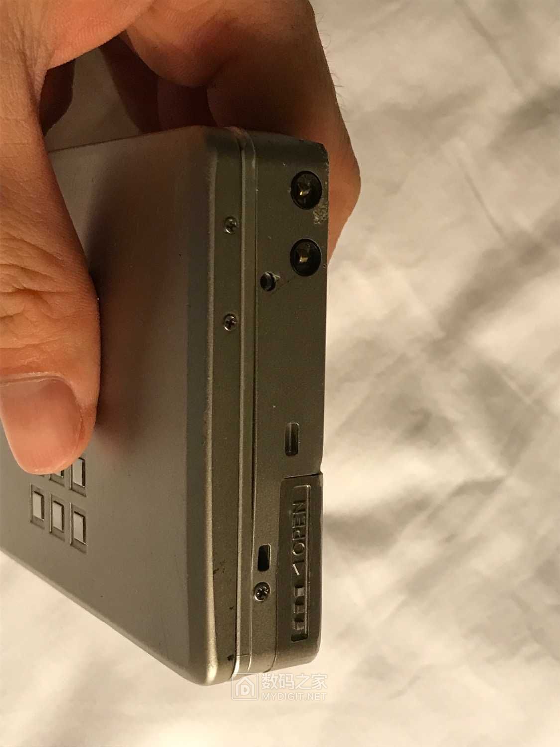 拆解爱华磁带随身听rx888更换皮带