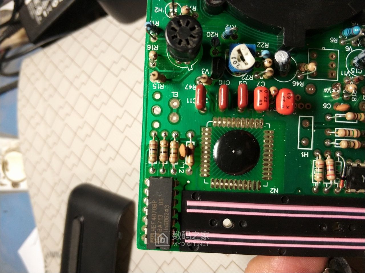 拆解弘大dt9205数字万用表