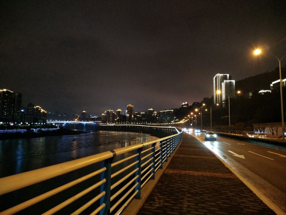 泸州滨江路夜景图片
