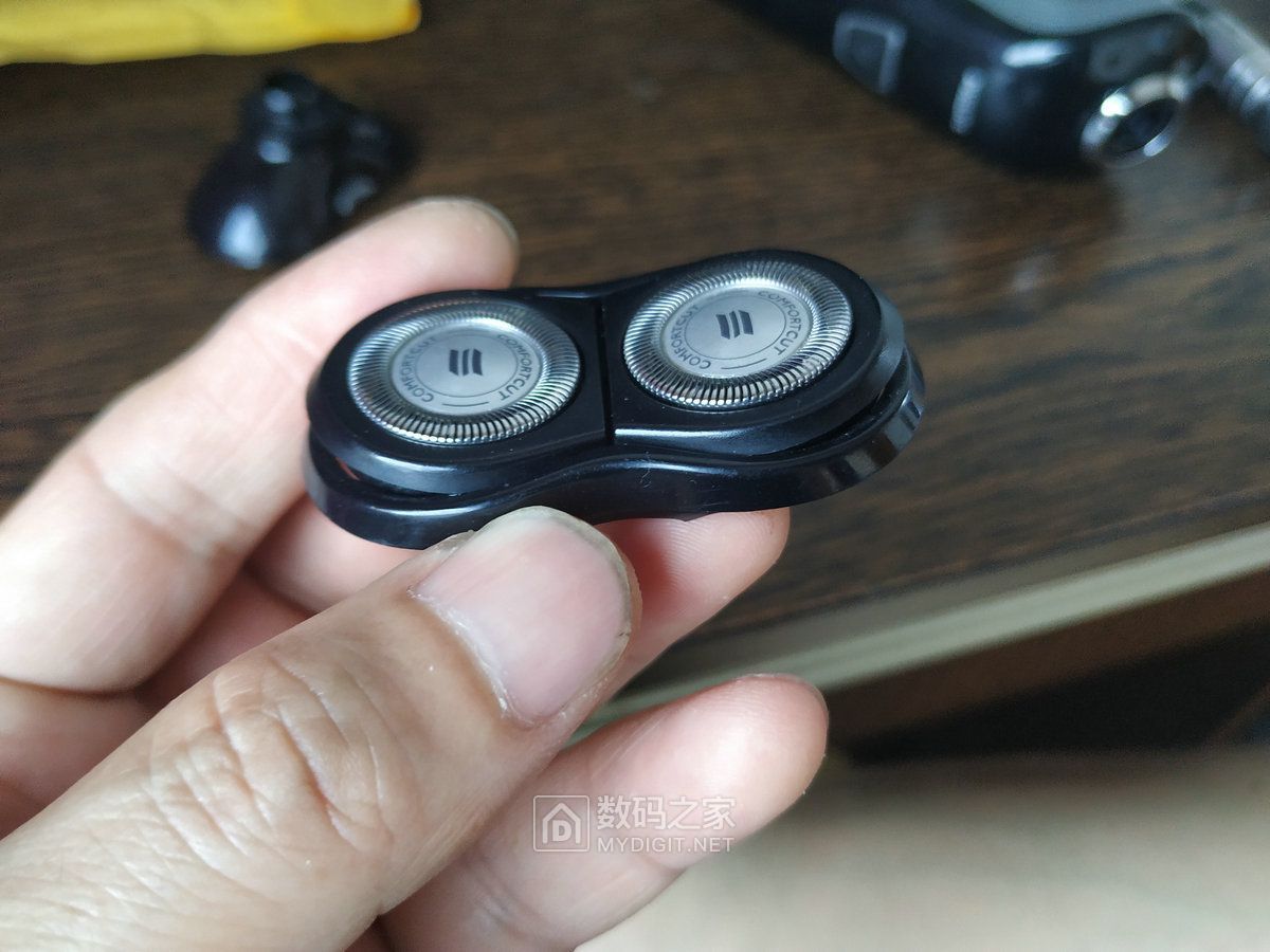 听说飞利浦rq310电动剃须刀没有电路板拆开看看真没有