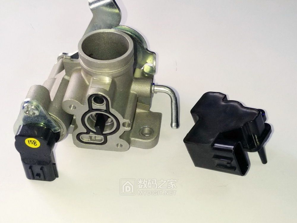 图解kmd的摩托车节气门总成并简述原理