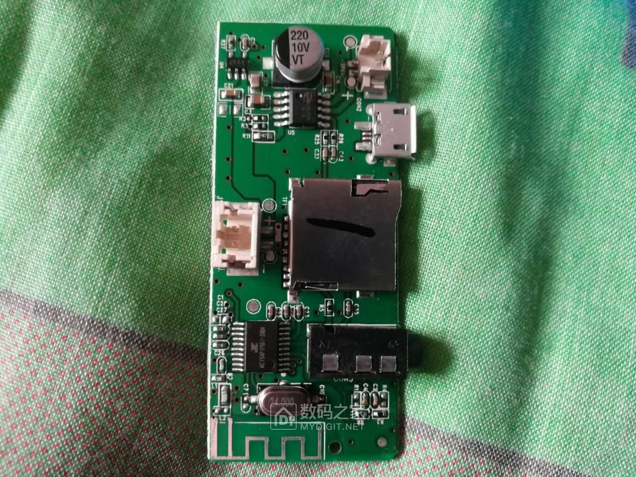 名创优品minisoq1芝麻街蓝牙音箱拆解