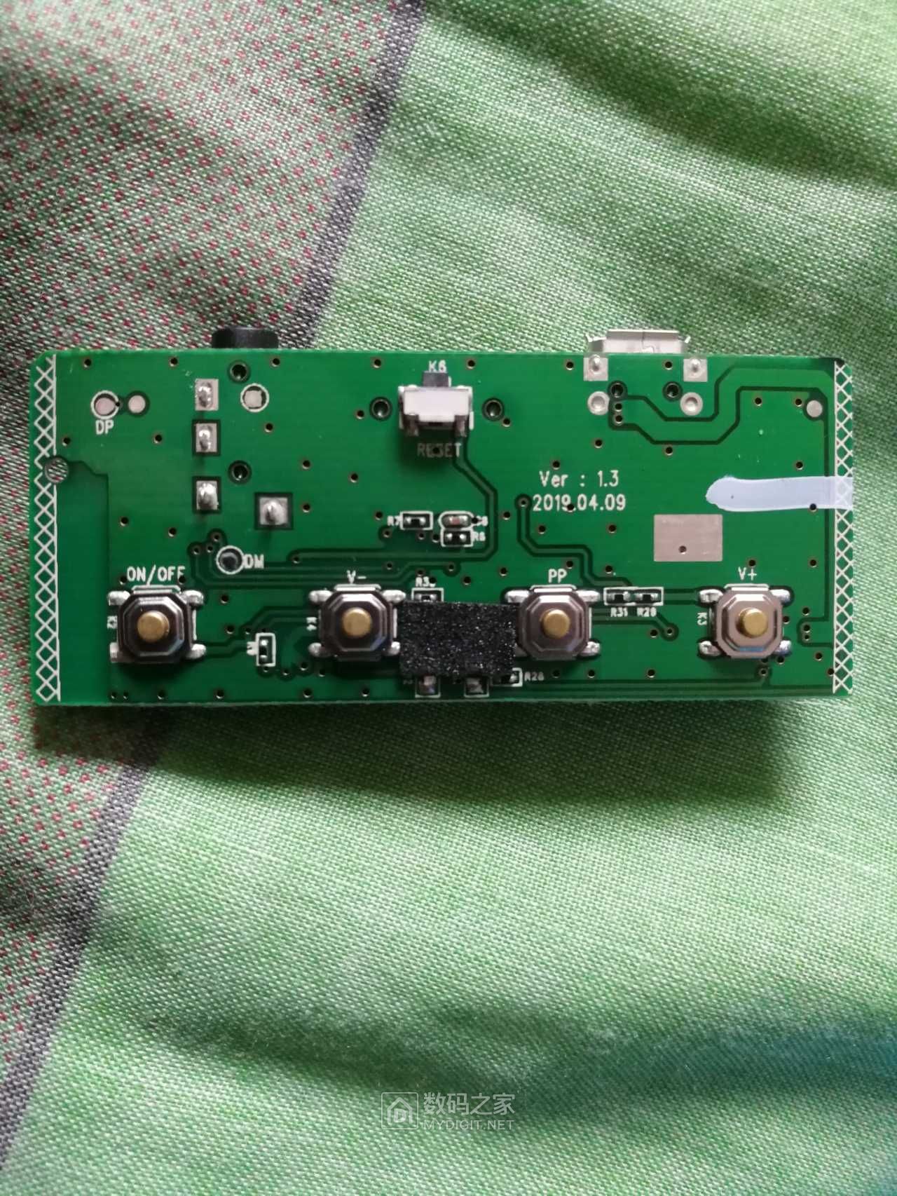 名创优品minisoq1芝麻街蓝牙音箱拆解