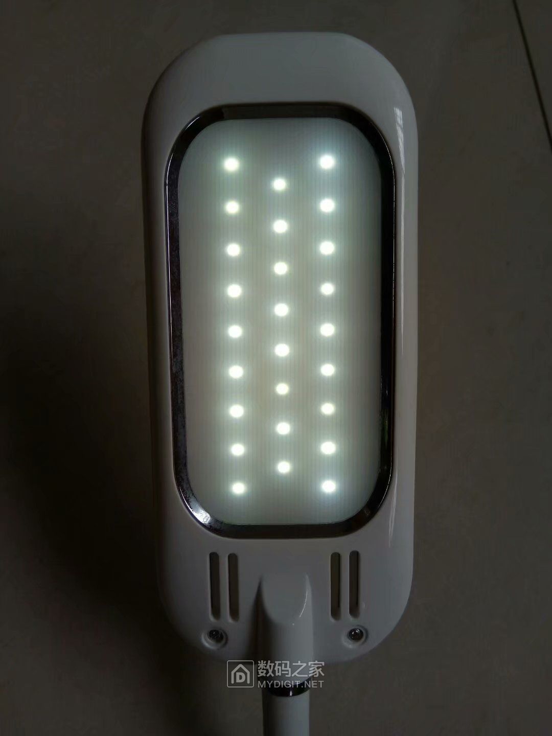 LED台灯充电线路断psb (1).jpeg