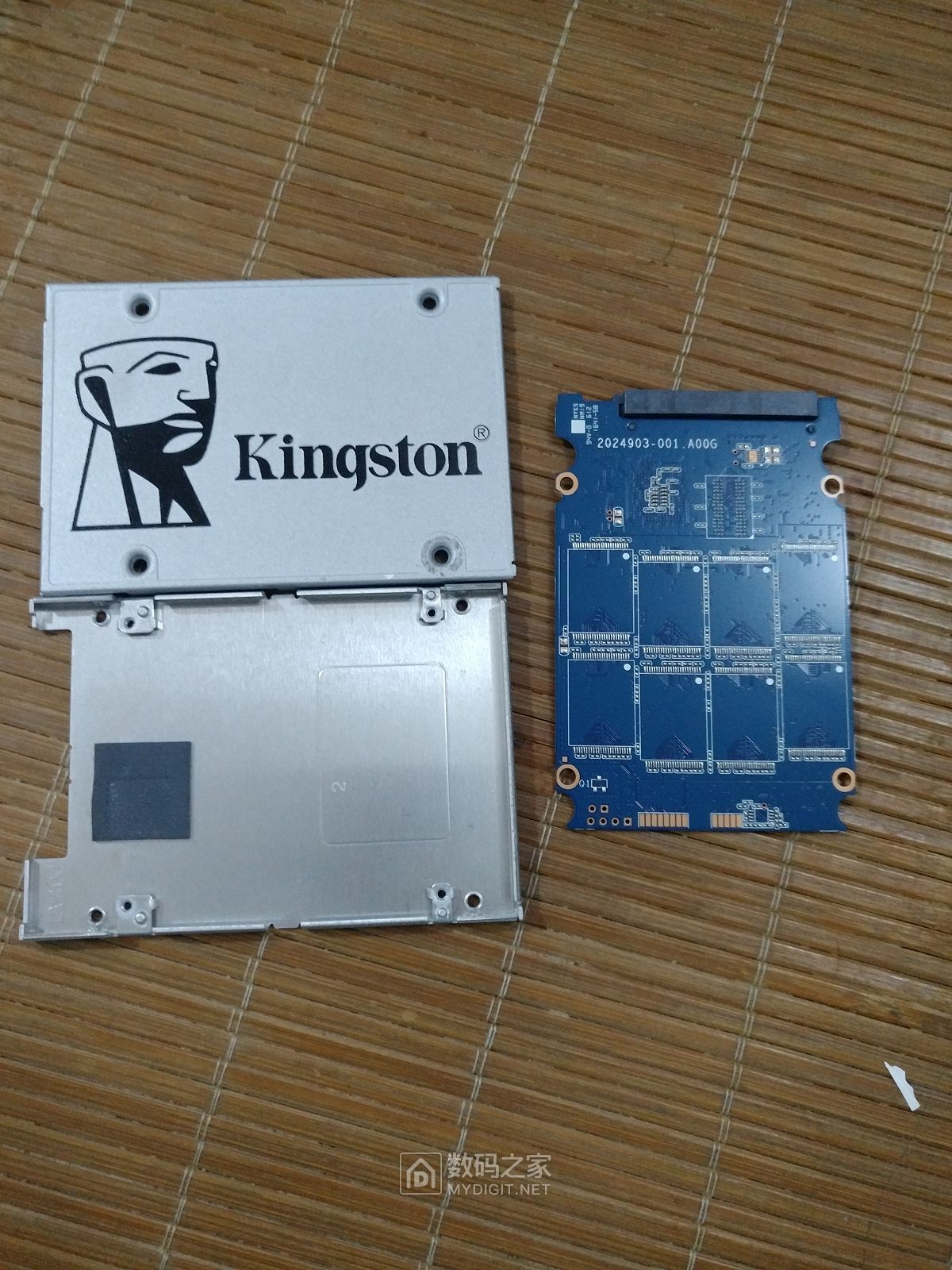 200打包出3个120g金士顿固态硬盘