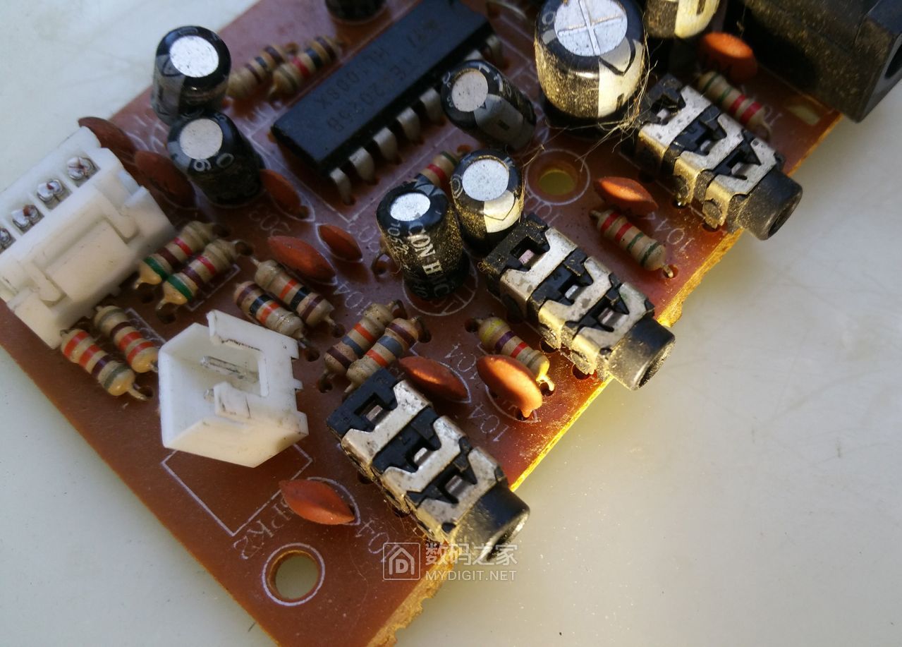 捡了一块tea2025b功放小电路板