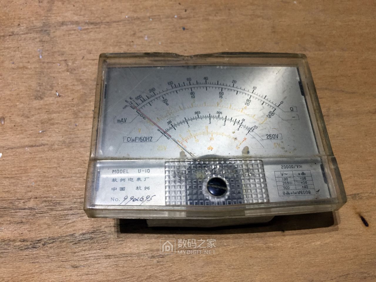 拆一个指针式万用表表头