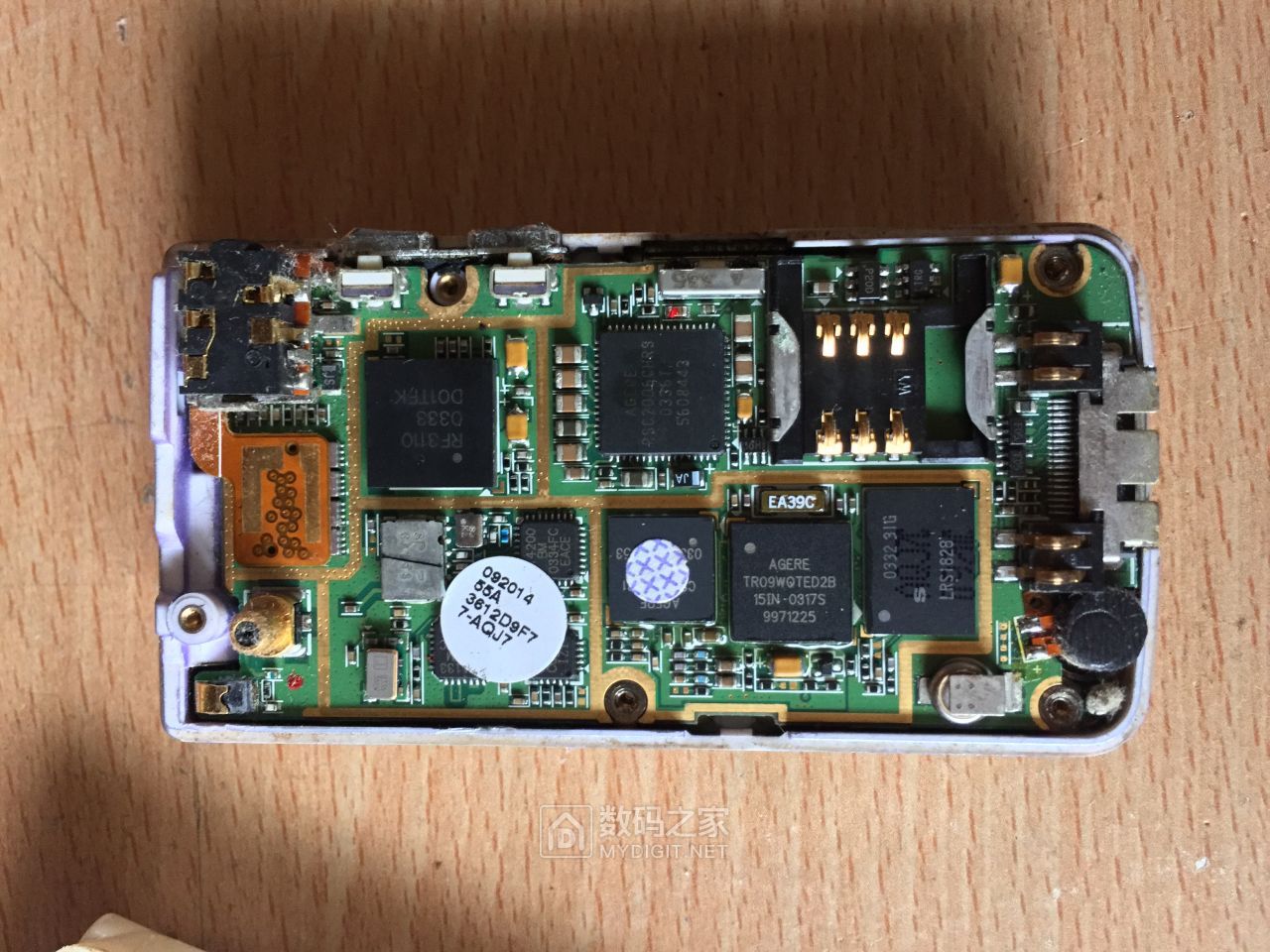 拆一个古董三星sghs200翻盖手机