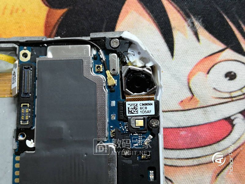 拆解捡来的oppoa57手机应该是女生的手机看看里面都有什么可以利用