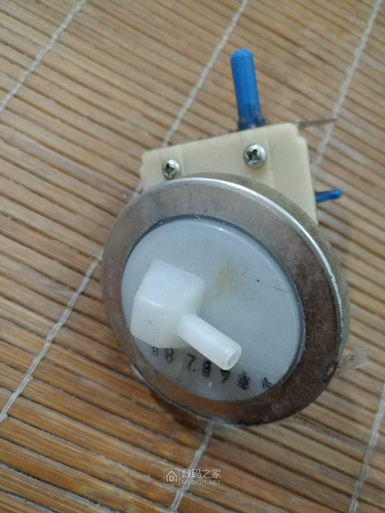 175628fe9y9ezxr5s27v99.jpg