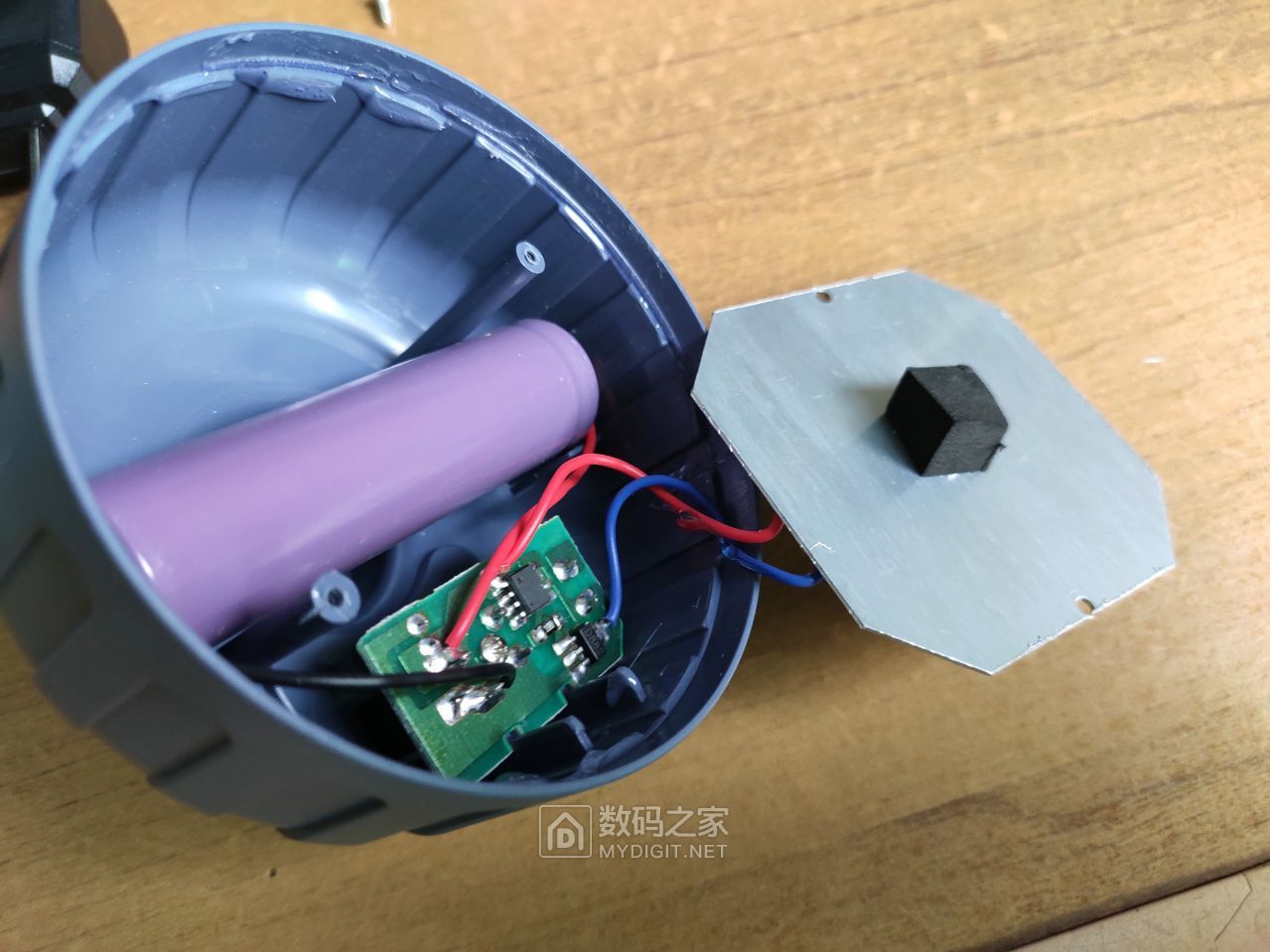 拆亮之伟208型led锂电池夜灯神器顺测红米note7pro拍照效果