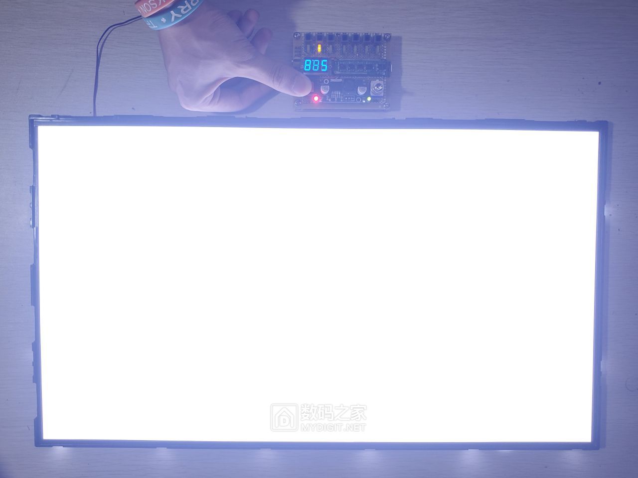 制作一个LED灯条或背光测试器 - 创意DIY 数码之家