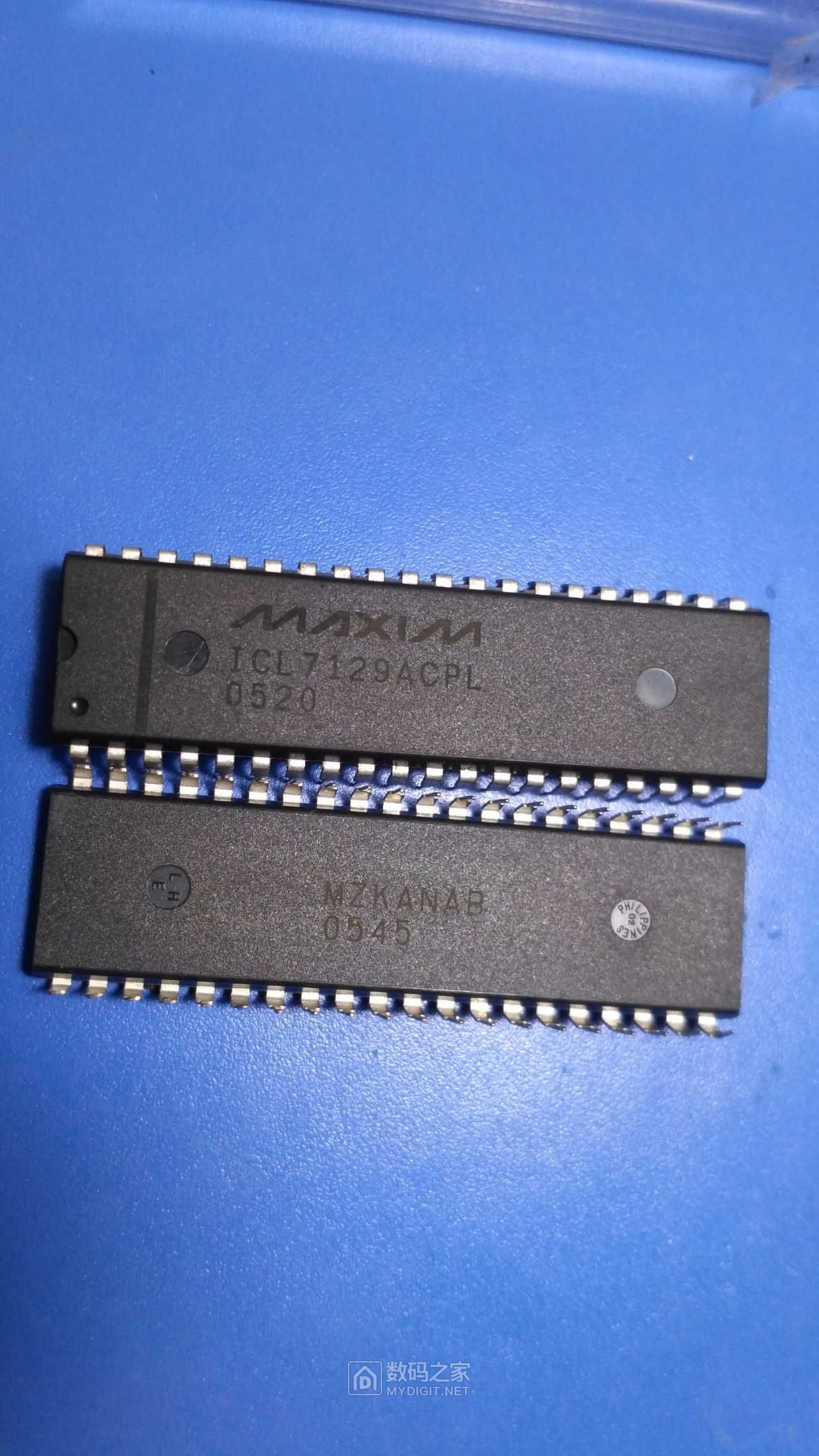 7129芯片万用表200欧电阻档短接有负的061欧底数