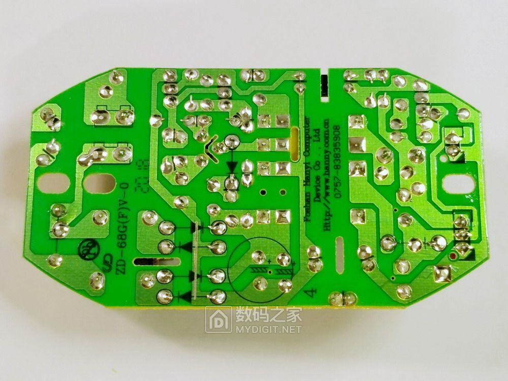 小熊加湿器的电源板肉多做工也不错
