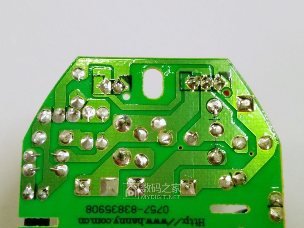 小熊加湿器的电源板肉多做工也不错