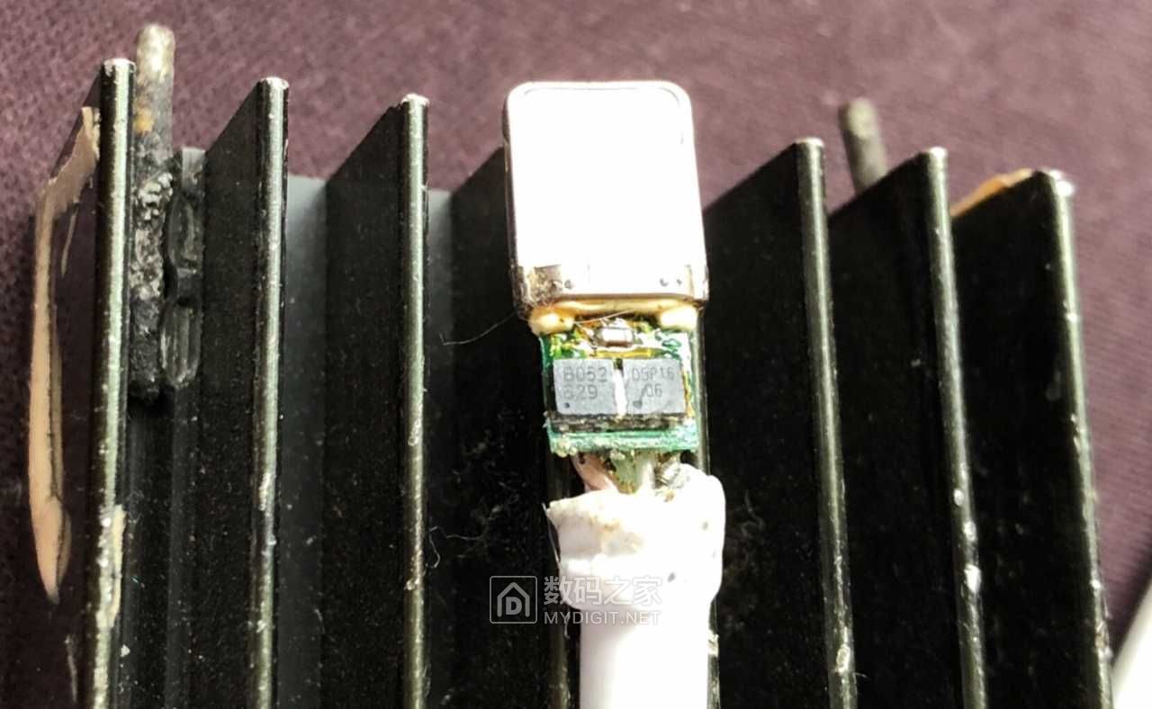 苹果x原装数据线拆解