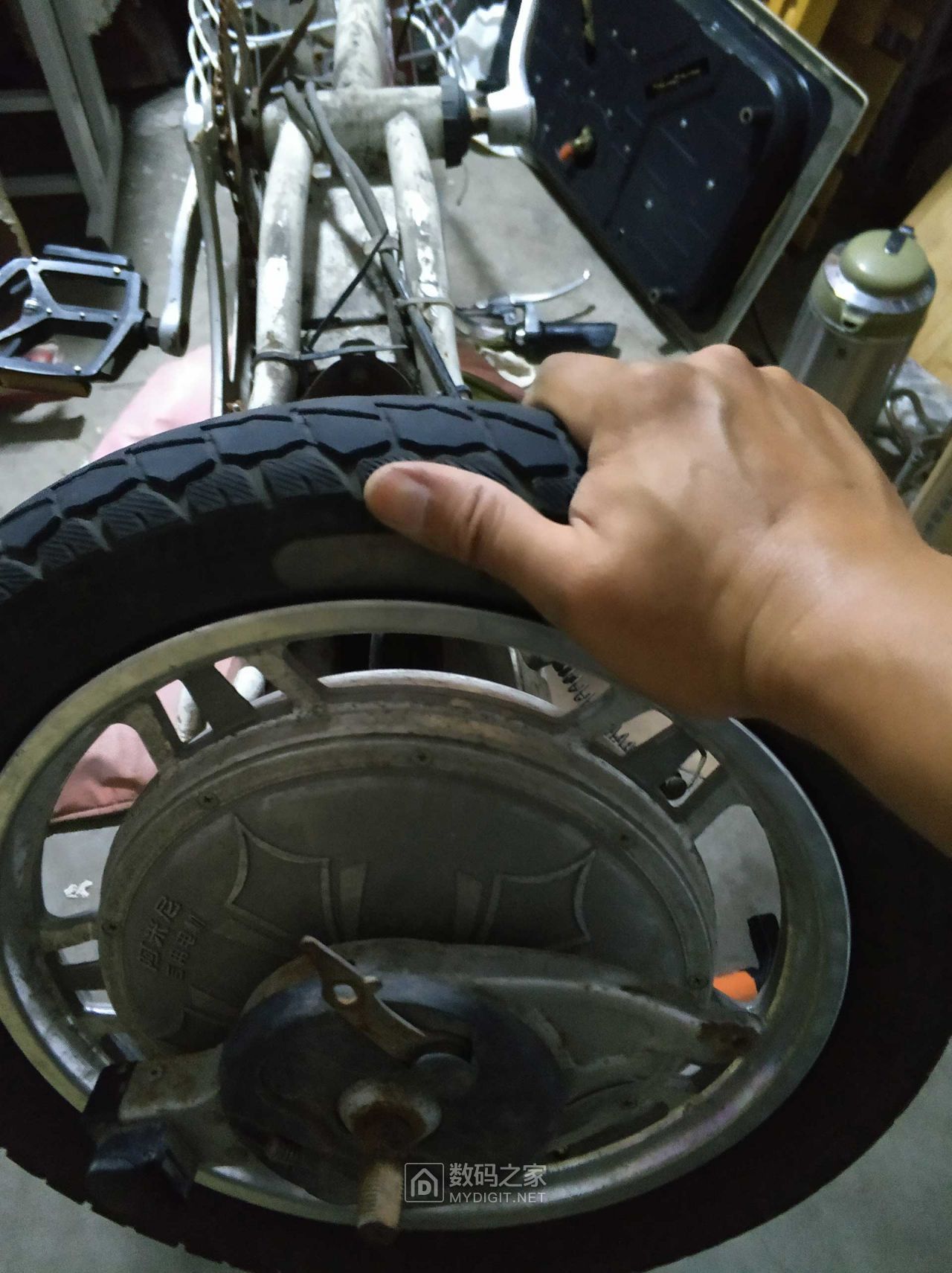 给电动自行车换个内胎