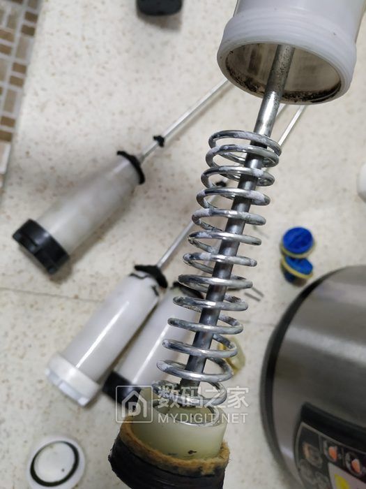 给小天鹅波轮洗衣机换平衡杆